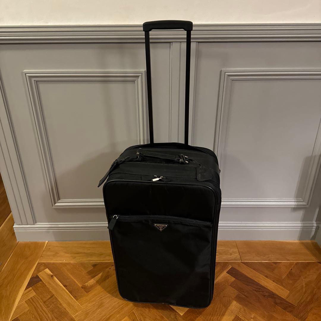 プラダ　キャリーケース　スーツケース