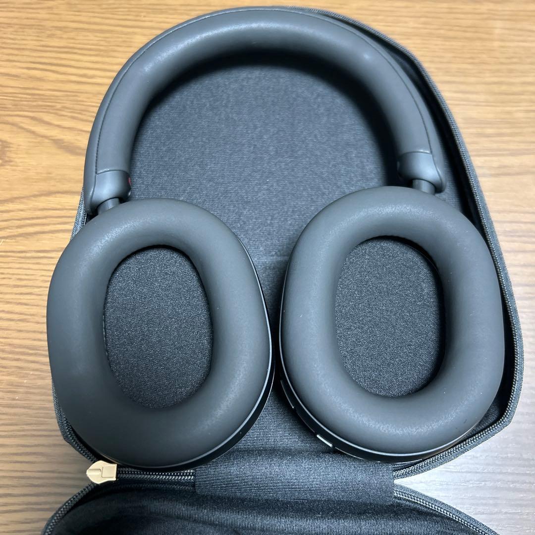 Sony WH1000XM5 ブラック ヘッドフォン　本体&ケース