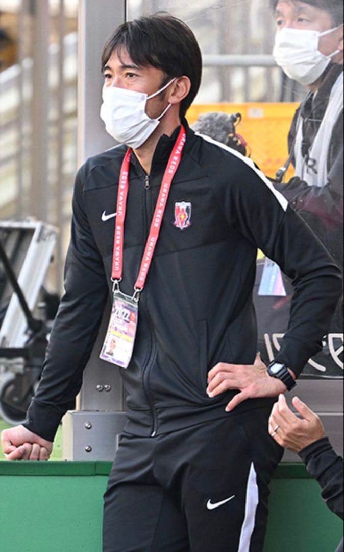 NIKE 浦和レッズ 2022年　チームスタッフジャージ