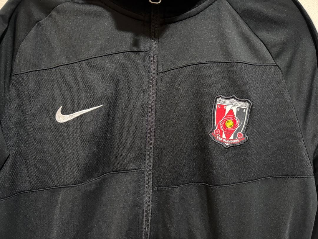 NIKE 浦和レッズ 2022年　チームスタッフジャージ