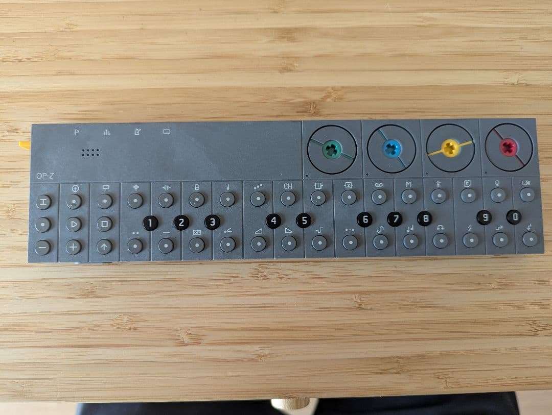 op-z ポータブルマルチシーケンサー teenage engineering