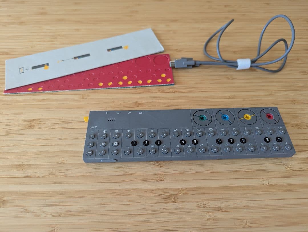 op-z ポータブルマルチシーケンサー teenage engineering