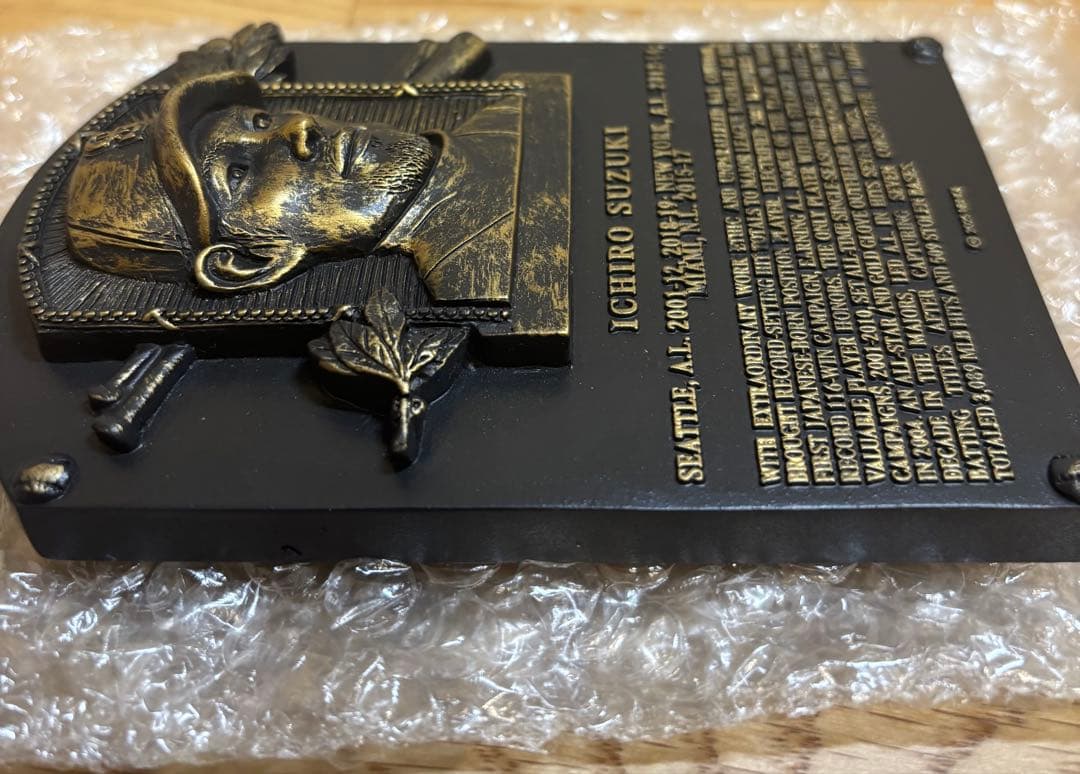 ⭐️期間限定価格⭐️【激レア】イチロー　記念プラーク 殿堂入り盾➕toppsカード