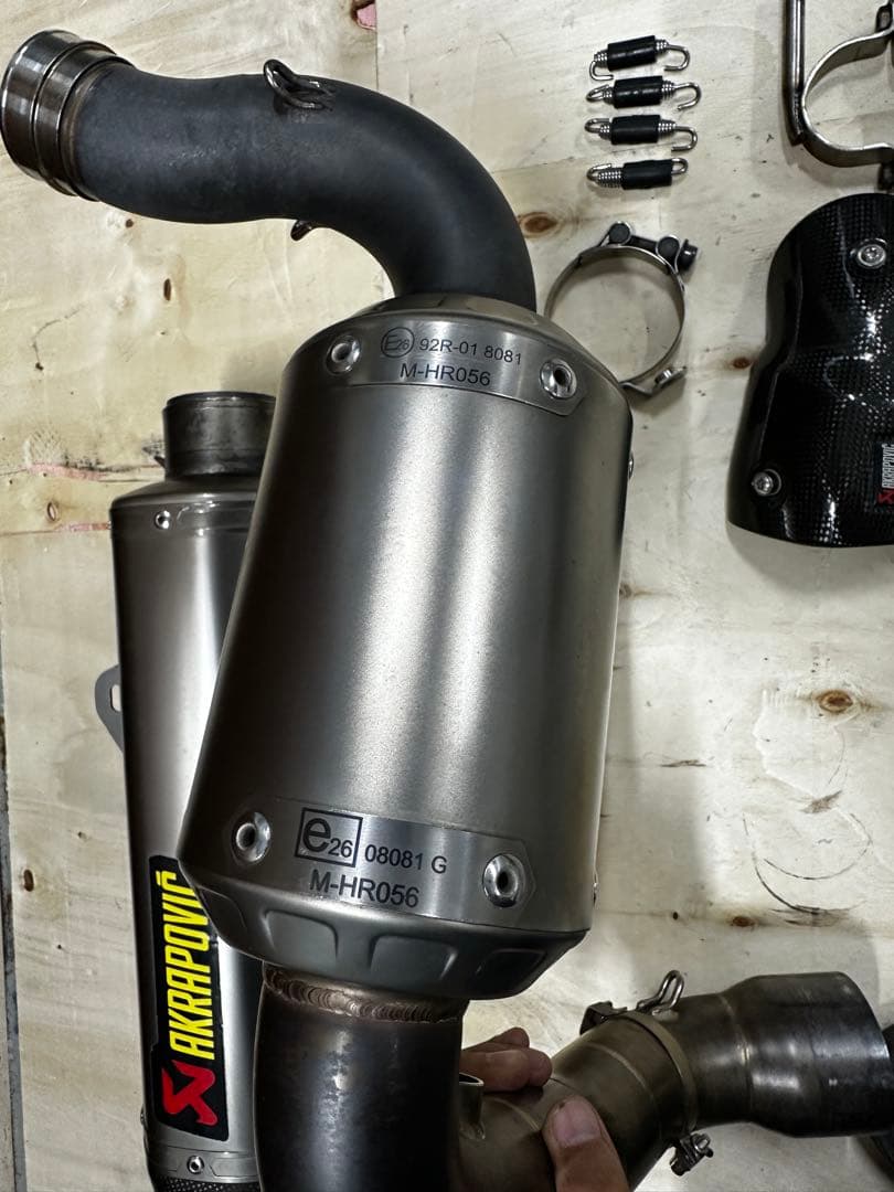  G310R用　Akrapovic フルエキマフラー