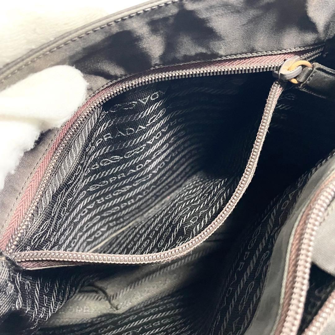 プラダ トートバッグ ハンドバッグ ナイロン 三角ロゴ 金具 肩掛け 大容量 茶