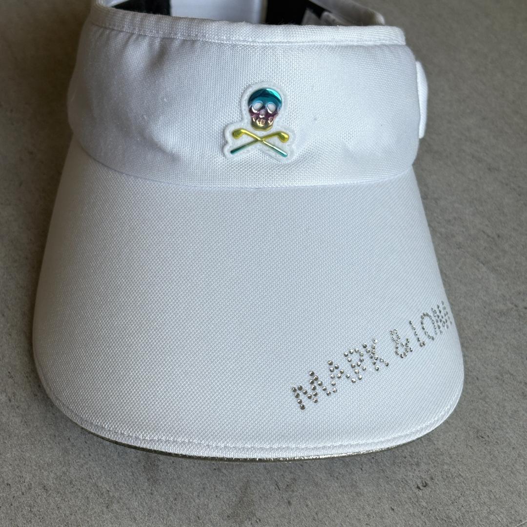 【マークアンドロナ】人気立体スカルロゴ×リボン付き ゴルフサンバイザー ホワイト