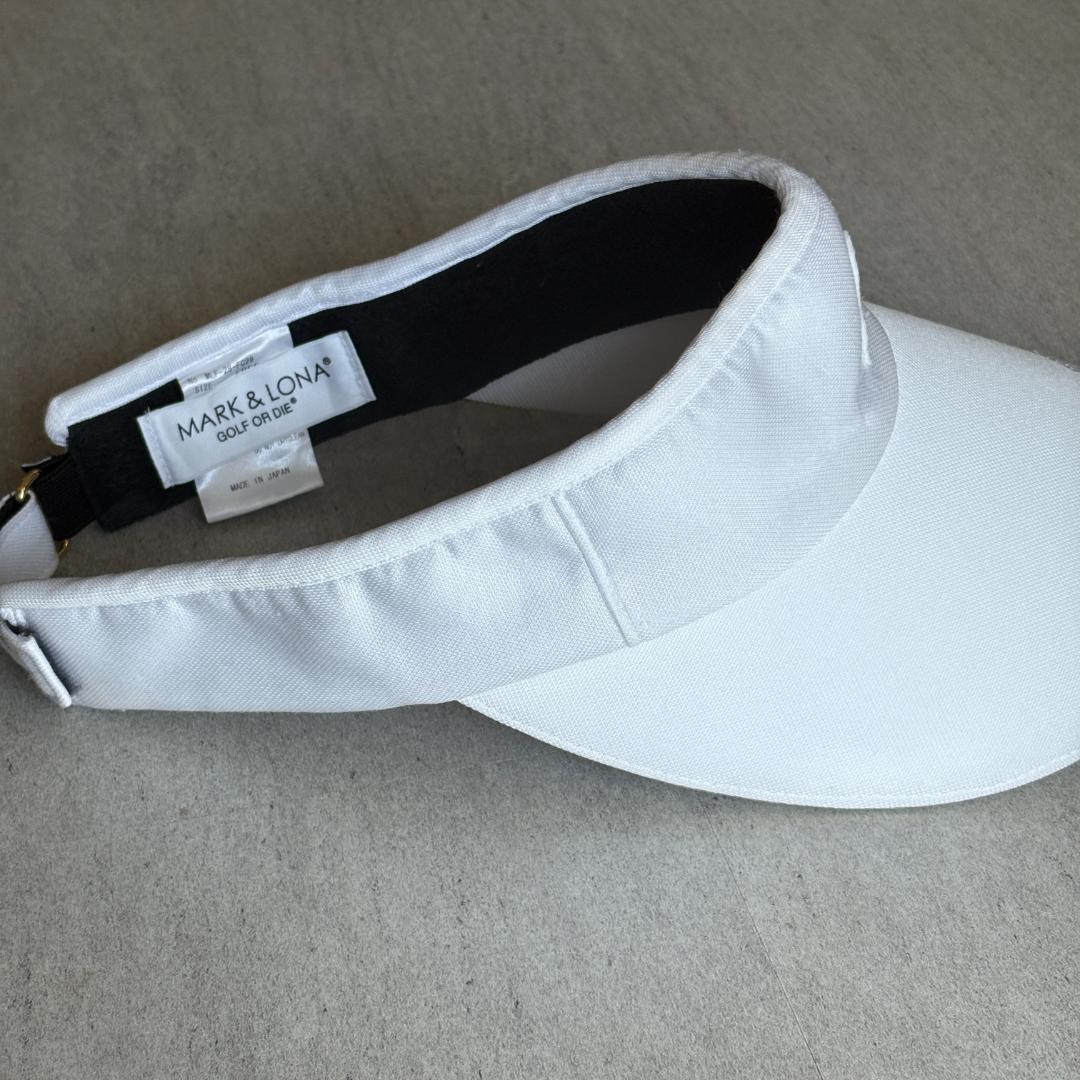 【マークアンドロナ】人気立体スカルロゴ×リボン付き ゴルフサンバイザー ホワイト