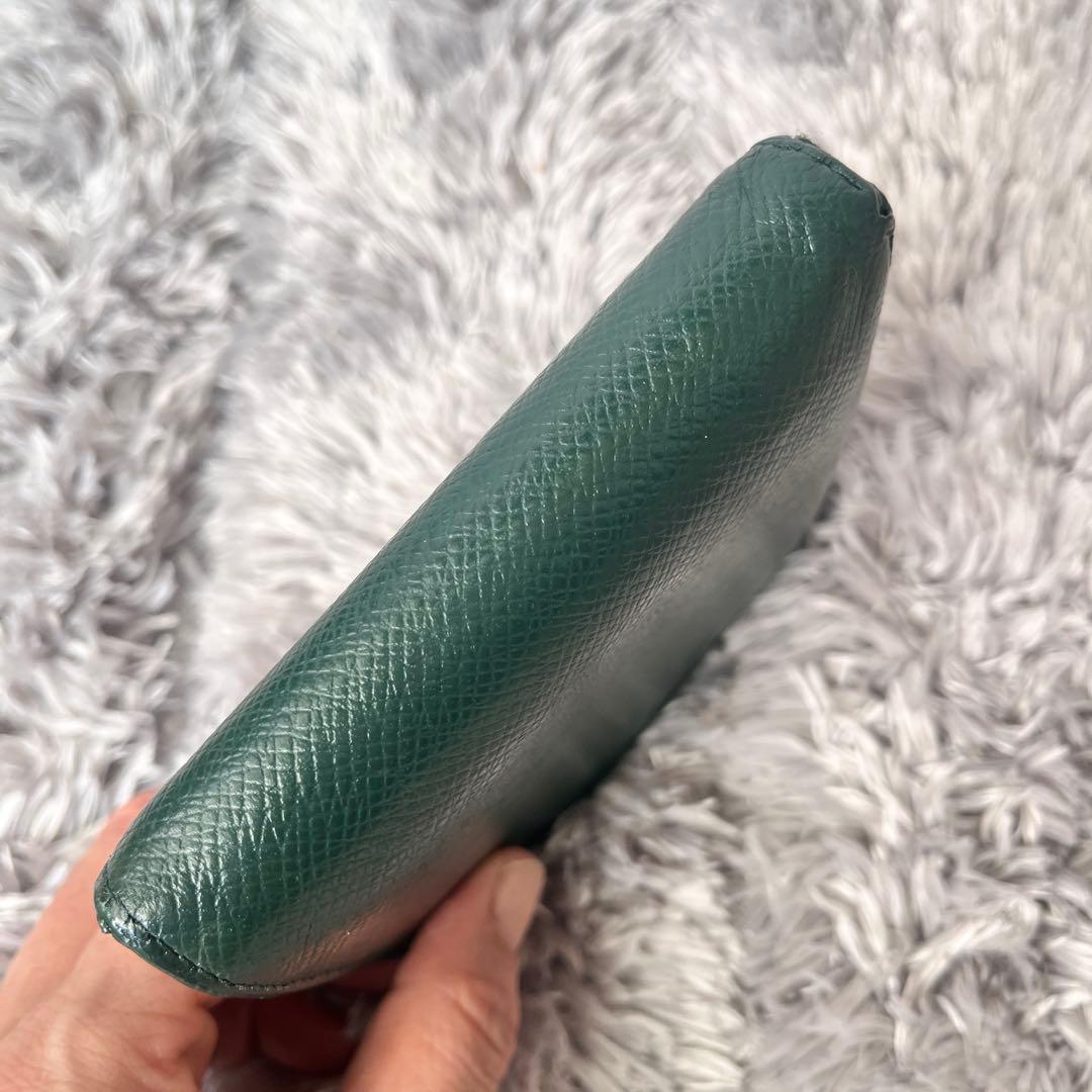 ルイヴィトン　ポルトビエモネジップ　タイガ　折り財布　ラウンドジップ　グリーン