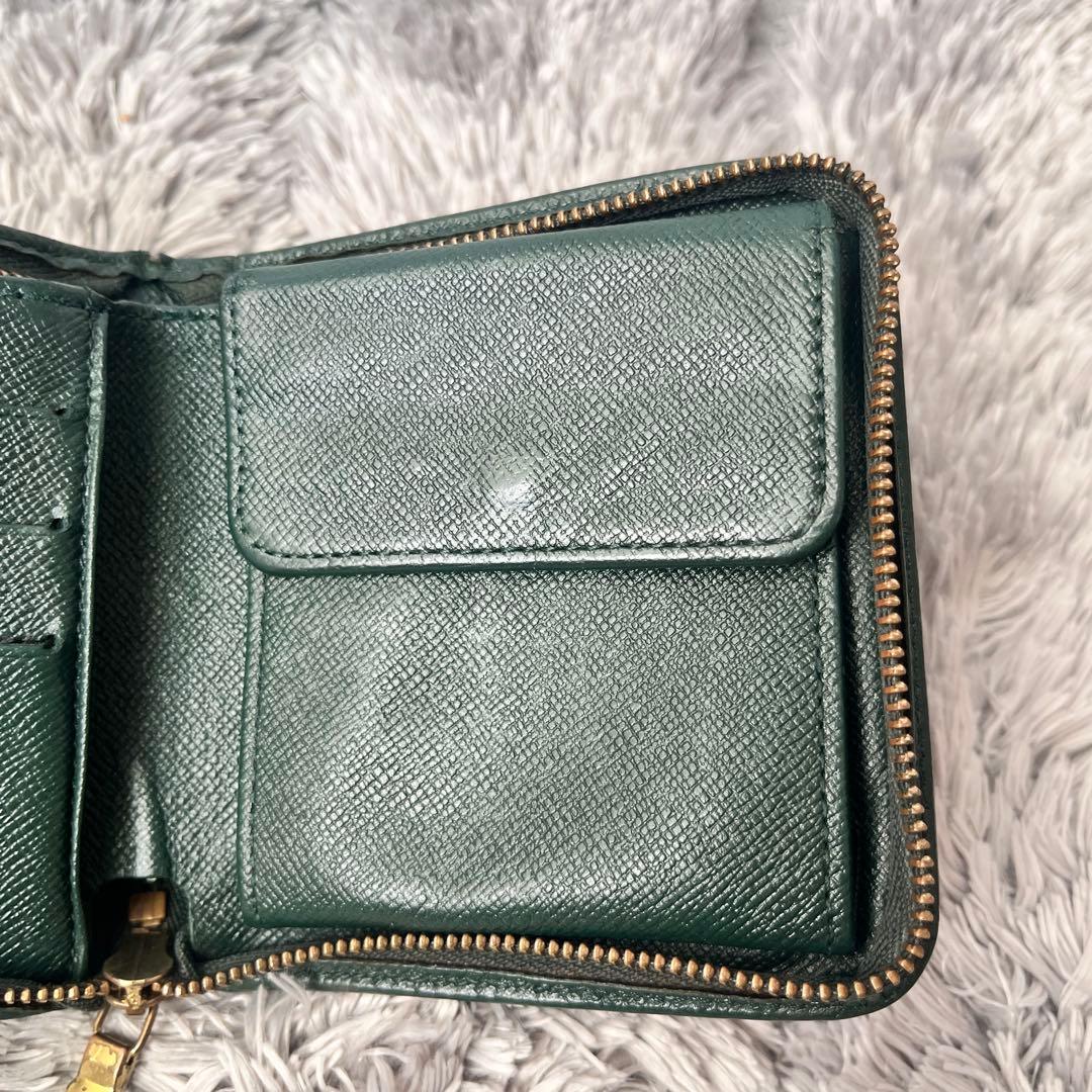 ルイヴィトン　ポルトビエモネジップ　タイガ　折り財布　ラウンドジップ　グリーン