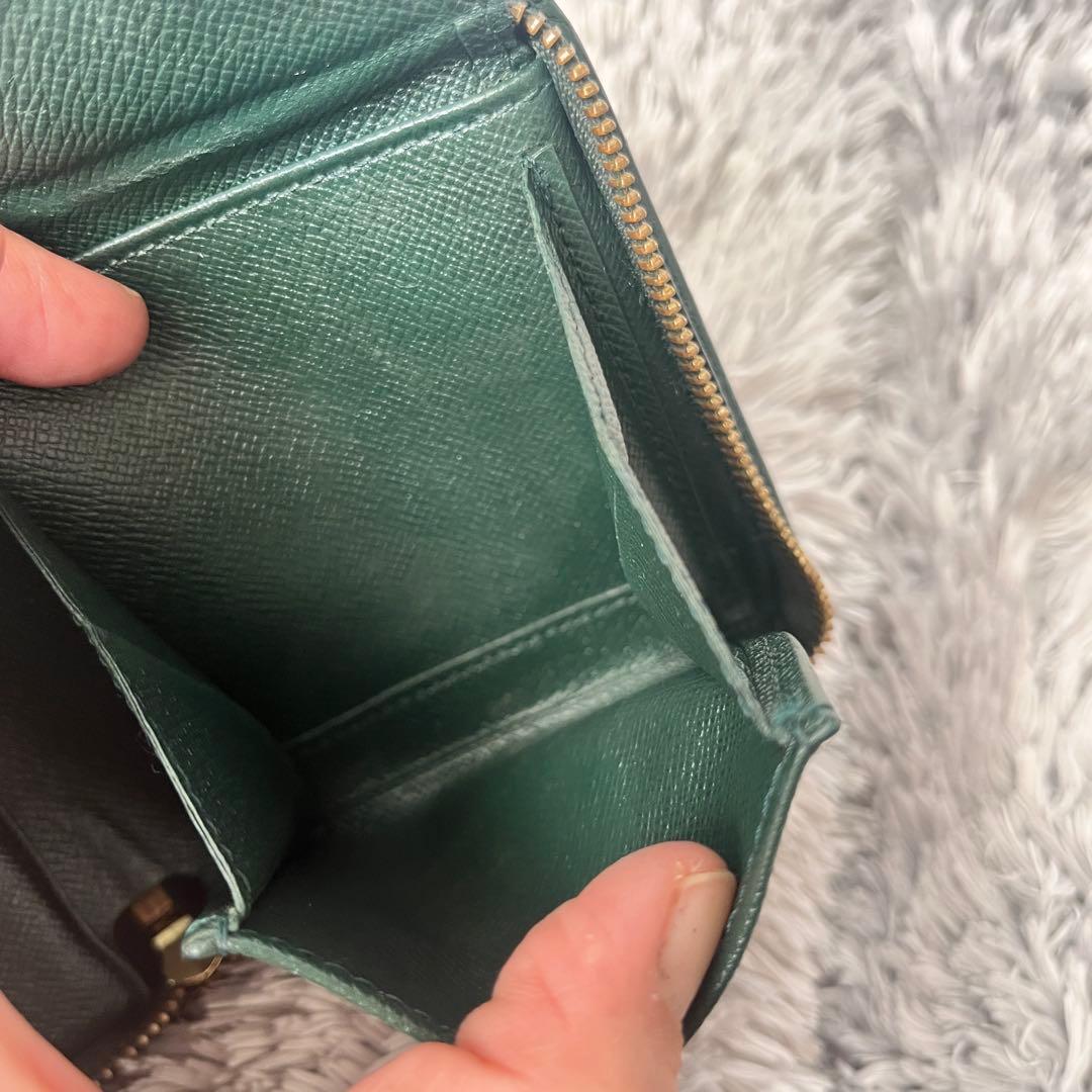 ルイヴィトン　ポルトビエモネジップ　タイガ　折り財布　ラウンドジップ　グリーン