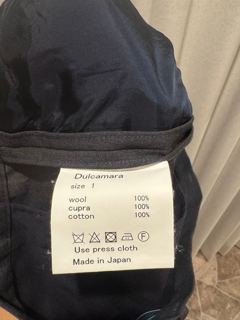 ダークグレー ジャケットとパンツのセット