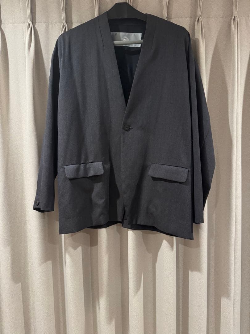 ダークグレー ジャケットとパンツのセット