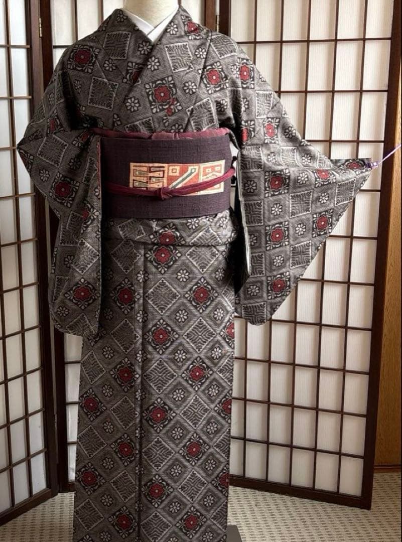 本場大島紬　龍郷　奄美大島紬泥染　赤玉　証紙付き