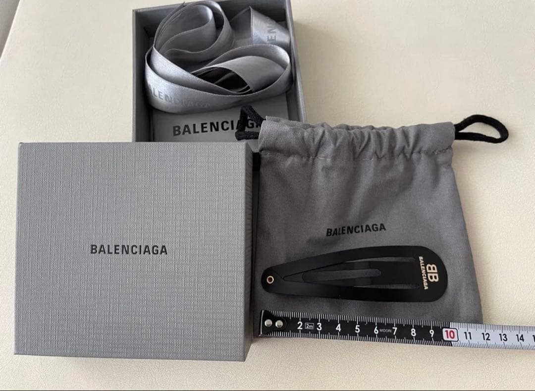 BALENCIAGA バレンシアガ　ヘアピン