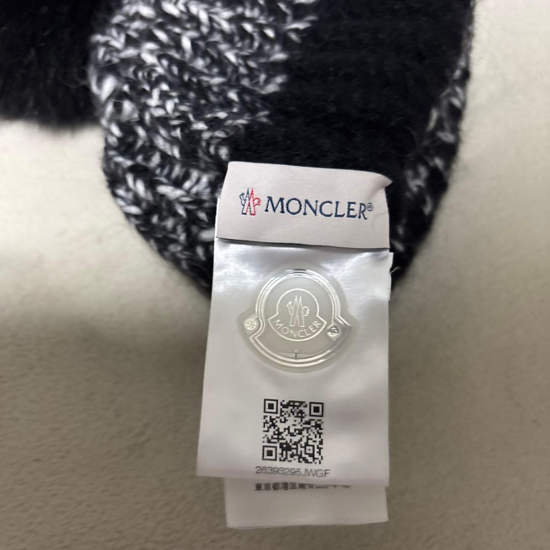 MONCLER ポンポン付きニット帽