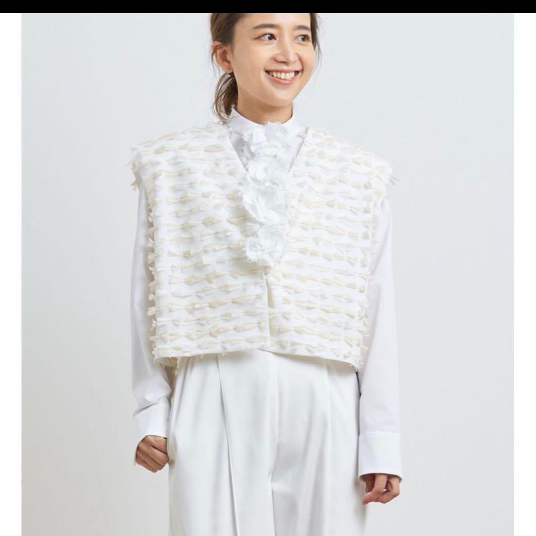 タグなし未使用！yoriミニリボンショートジレ　38ホワイト