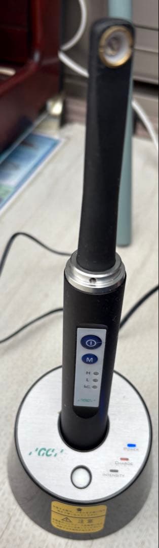 o*e様 Slim Light 歯科用光照射器