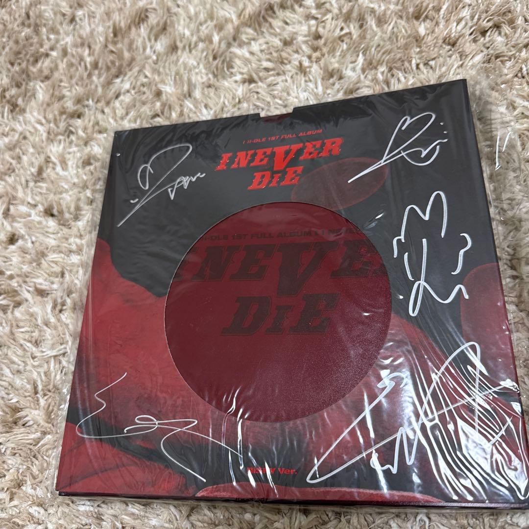 アイドゥル　gidle INEVER DIE Album Ver. サイン入り