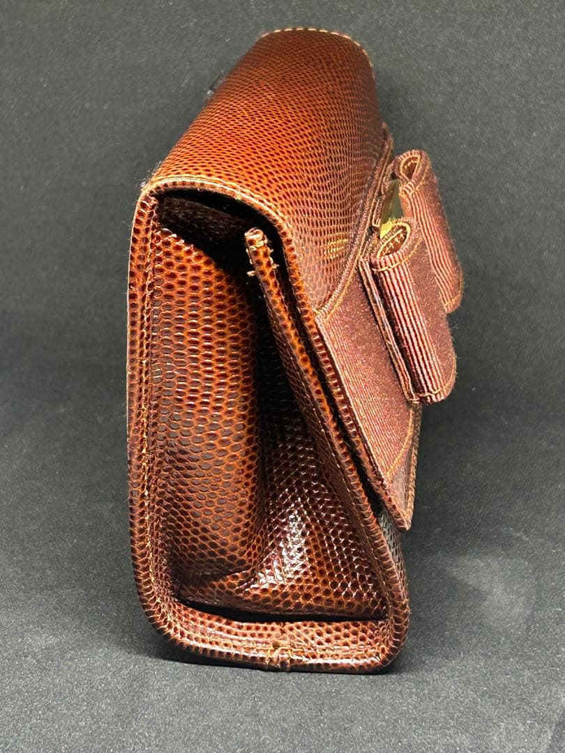 サルヴァトーレ・フェラガモ AQ21320