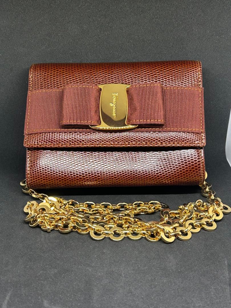 サルヴァトーレ・フェラガモ AQ21320