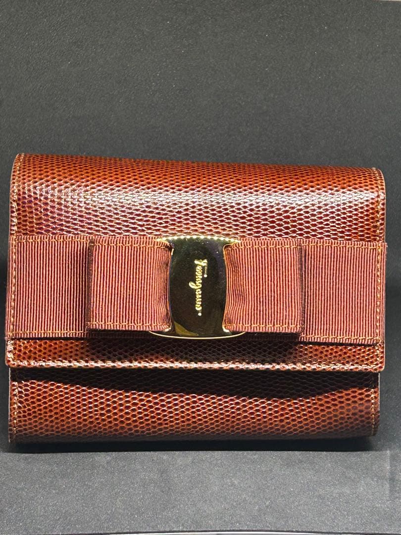 サルヴァトーレ・フェラガモ AQ21320