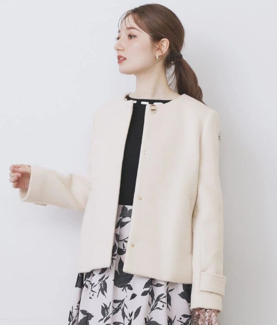 index ノーカラーショートコート グレージュ