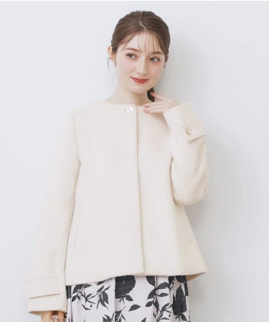 index ノーカラーショートコート グレージュ