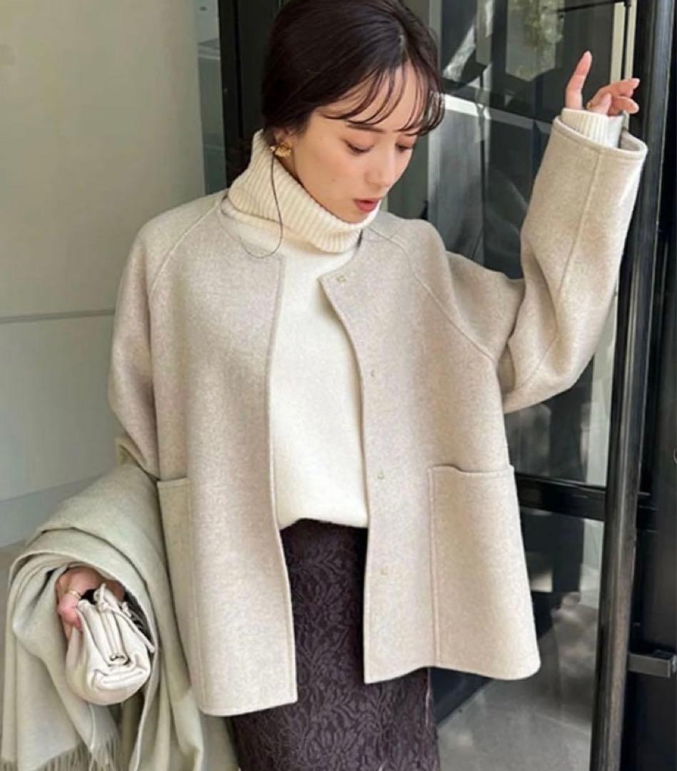 anuans ノーカラーリバーショートコート　ベージュ