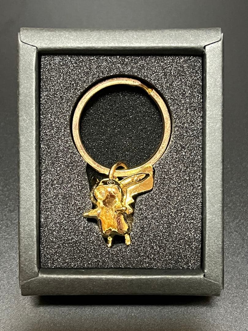 【希少・非売品】金銀メッキ ピカチュウ キーホルダーセット