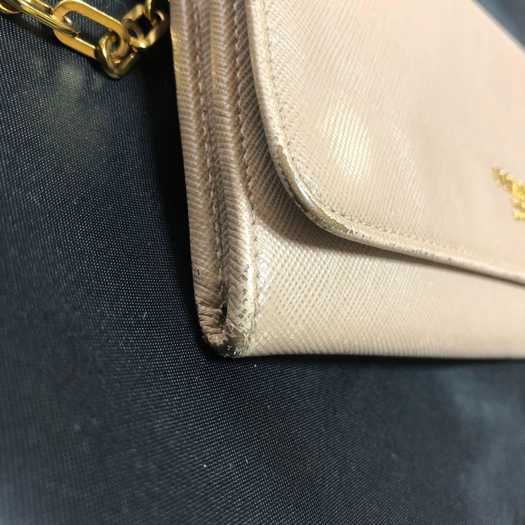 Ladyです！PRADAチェーンウォレット　グレージュ！