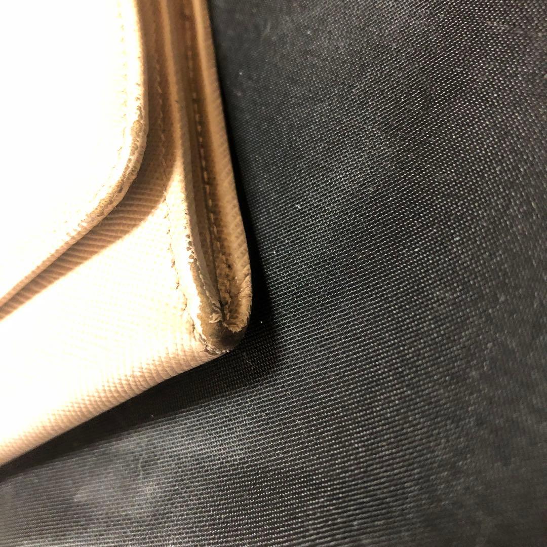 Ladyです！PRADAチェーンウォレット　グレージュ！