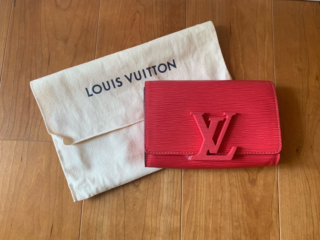 週末お値下げ中 Louis Vuitton エピレザー ショルダーバッグ
