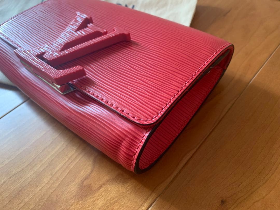 週末お値下げ中 Louis Vuitton エピレザー ショルダーバッグ