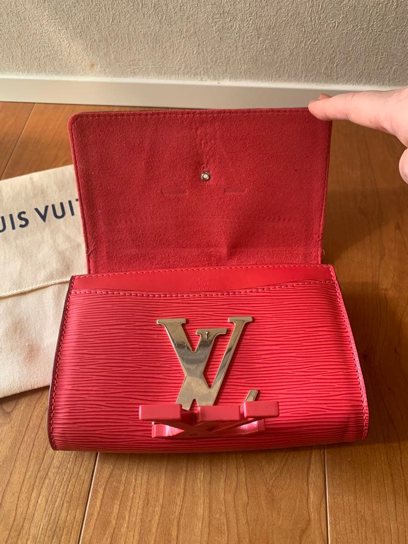 週末お値下げ中 Louis Vuitton エピレザー ショルダーバッグ