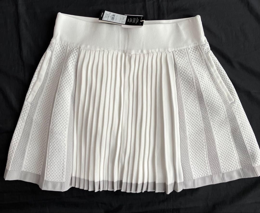 新品⛳️アディダスゴルフビッグロゴダンボールニット&プリーツスカート　L