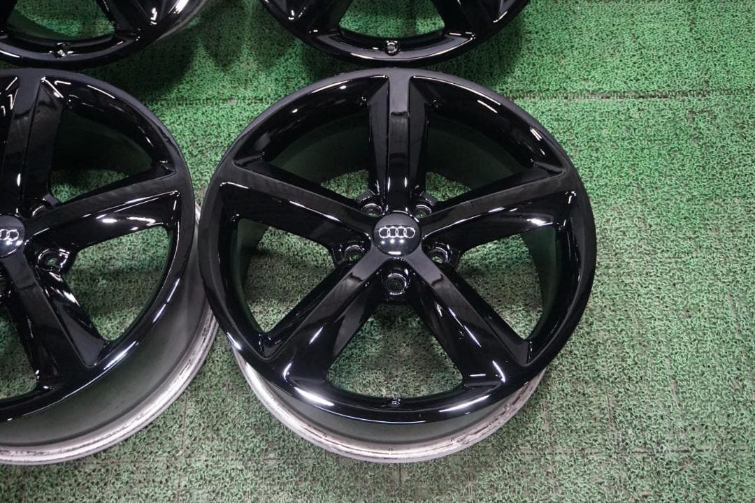 アウディ純正　カスタムブラックエディション A4 A5 8K S4 A6 TT