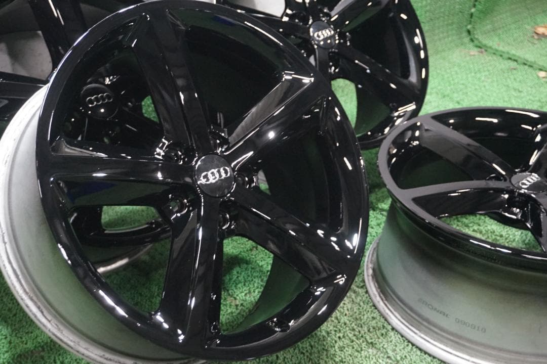 アウディ純正　カスタムブラックエディション A4 A5 8K S4 A6 TT