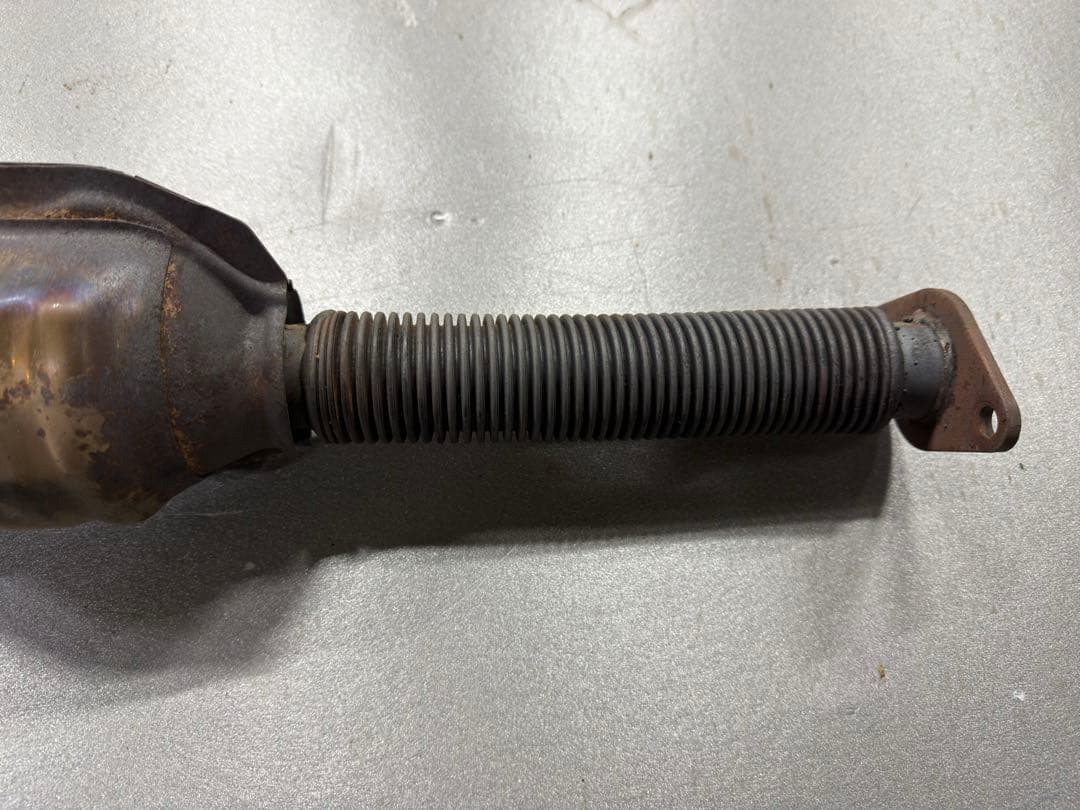 TW2 スバル　サンバーディアスワゴン　触媒　赤帽ヘッド用