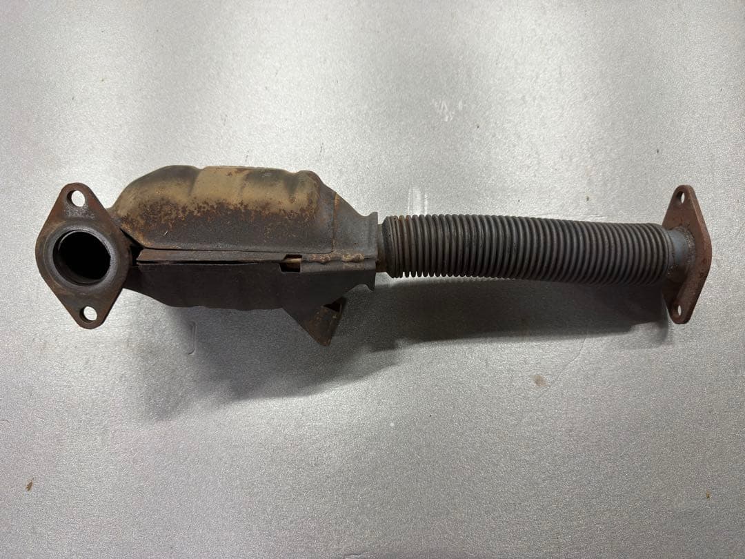 TW2 スバル　サンバーディアスワゴン　触媒　赤帽ヘッド用