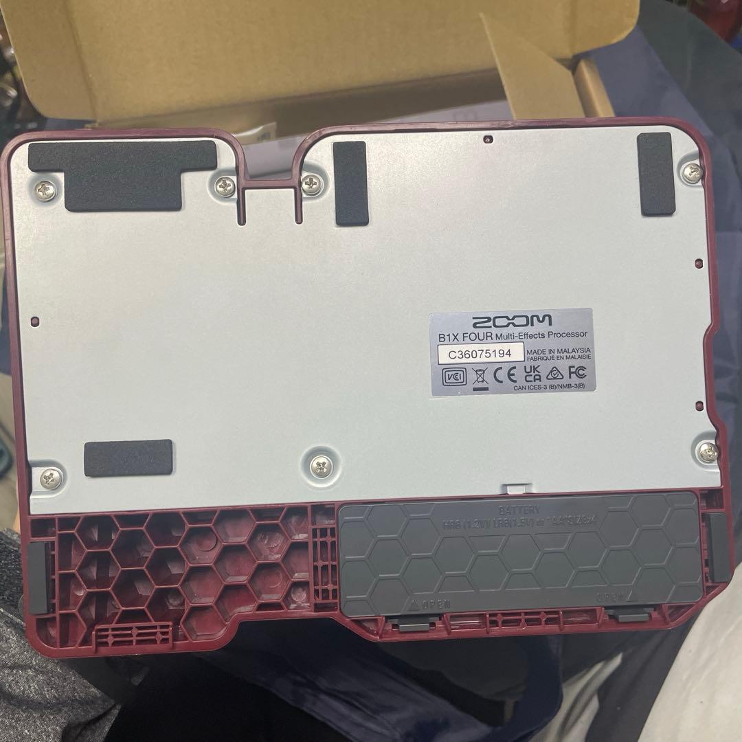 ZOOM B1X FOUR マルチエフェクター