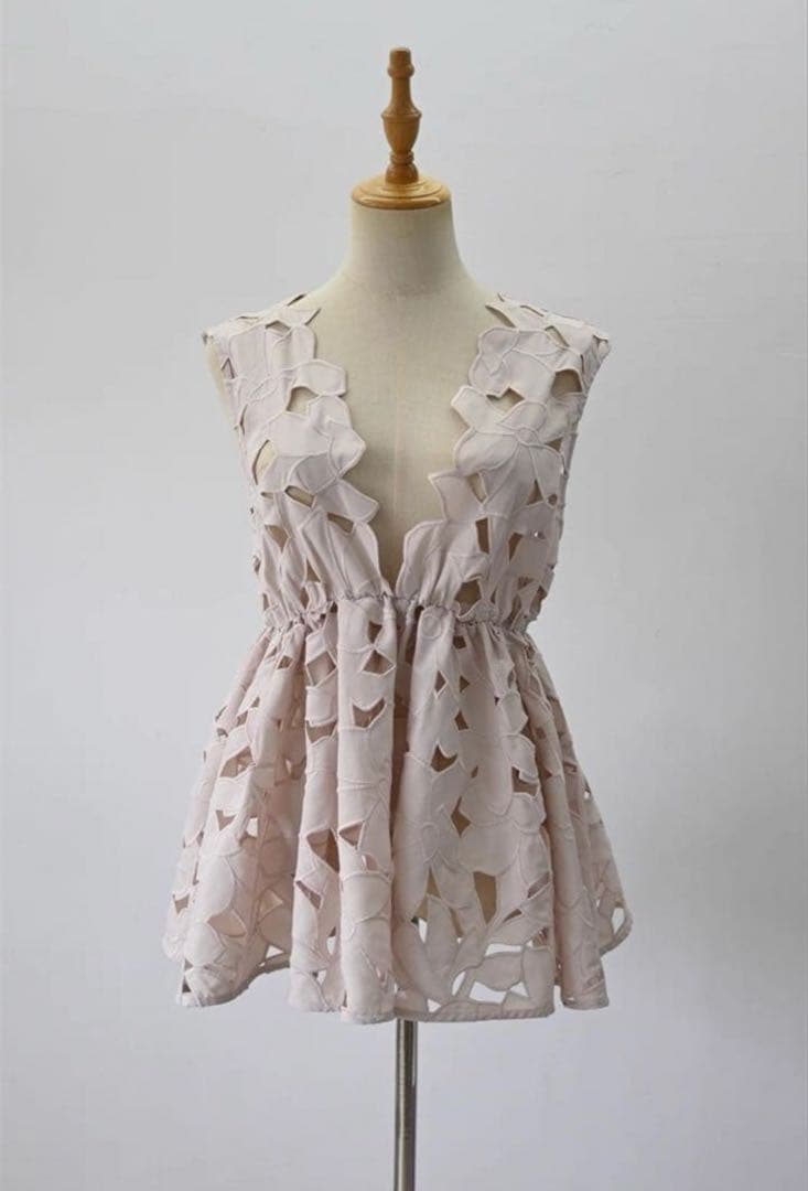 新品 カットワーク チュニック ピンクベージュ レース