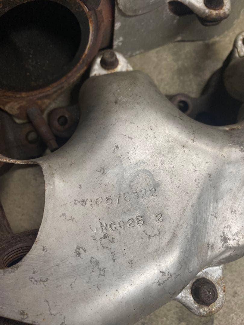 コルベット c6 エキマニ　触媒