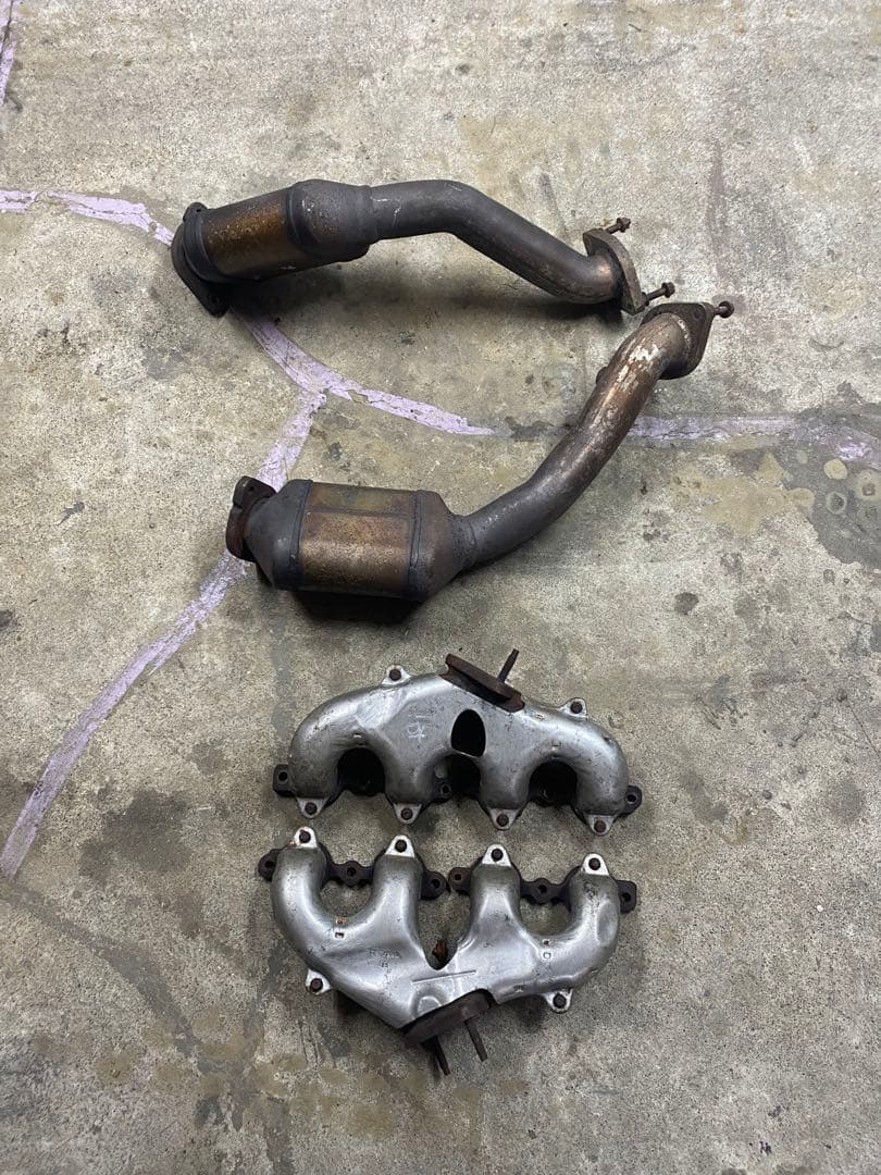 コルベット c6 エキマニ　触媒