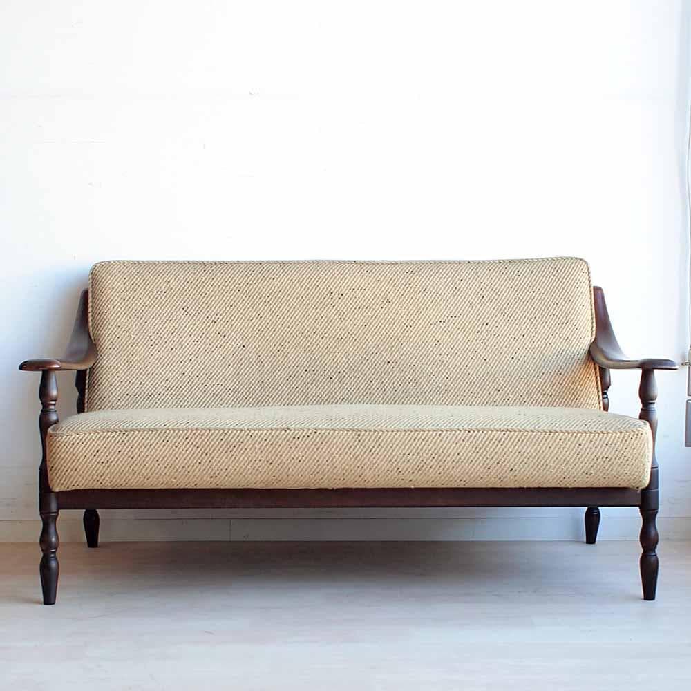 オールドカリモク 2人掛けソファ アームチェア 木肘 ビンテージ ZR24194