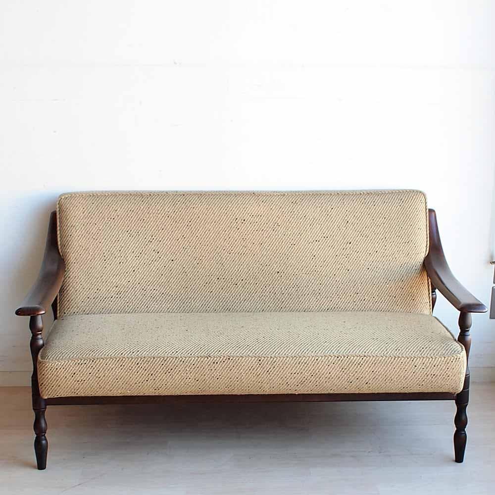 オールドカリモク 2人掛けソファ アームチェア 木肘 ビンテージ ZR24194