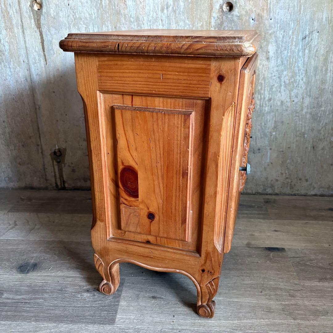 ヴィンテージ ミニキャビネット　サイドテーブル　スペイン　オイルフィニッシュ