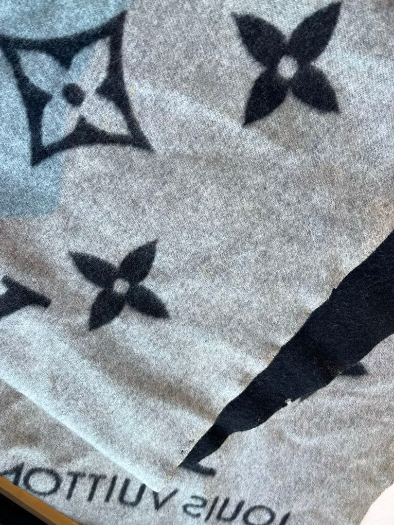 【正規品】LOUIS VUITTON ロゴ入りマフラー ブラックグレー　カシミヤ