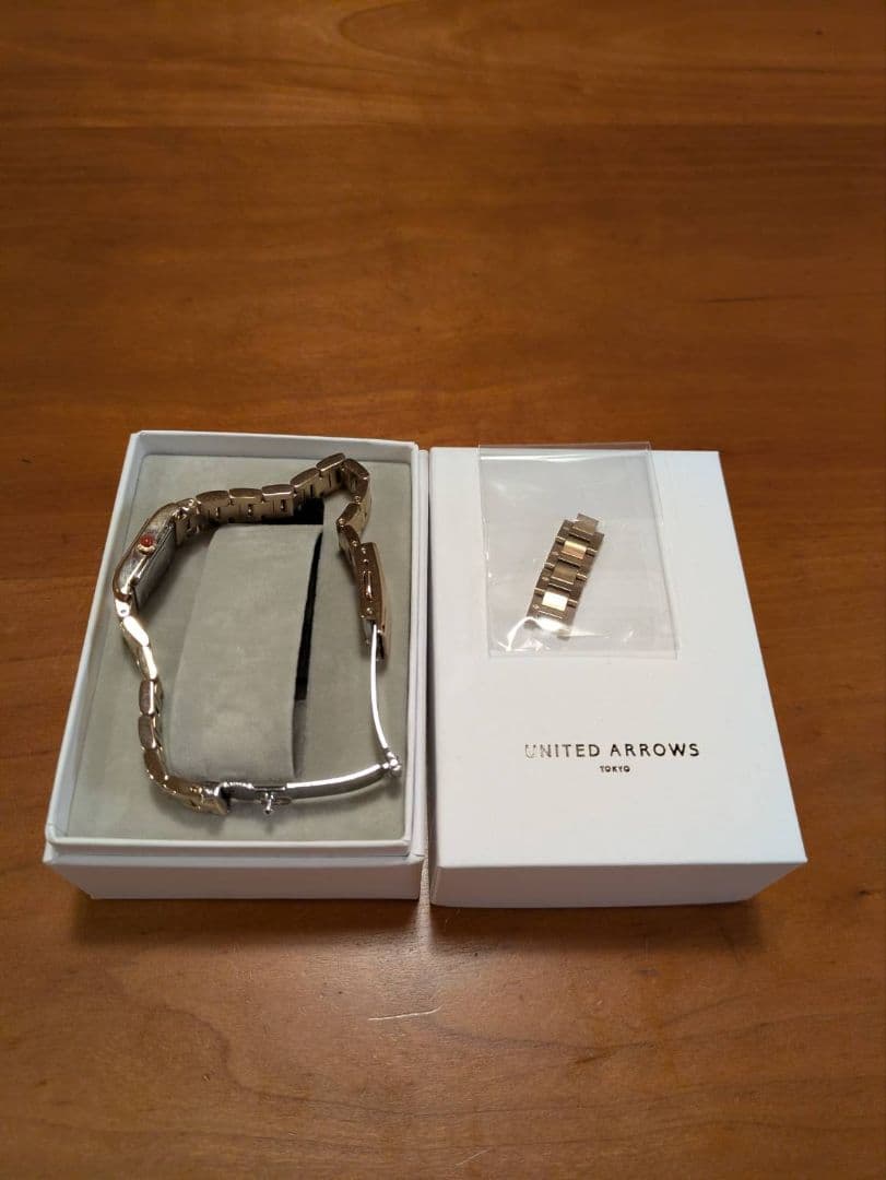 UNITED ARROWS スクエアメタル腕時計