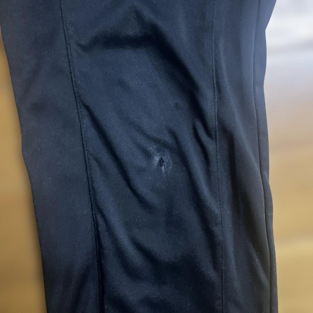 福山平成大学男子バレーボール部　ファイテン長袖ズボン、黒ユニフォーム