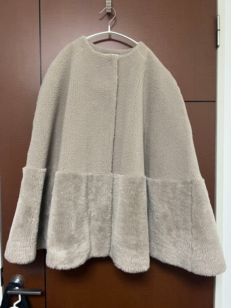 未使用　美品　ユナイテッドアローズ　ボア マントコート　【タグ付き】